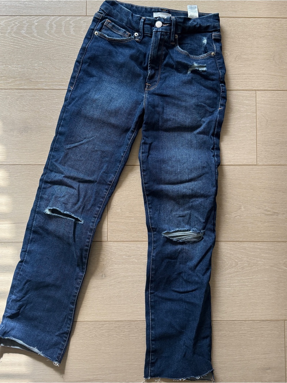 Good American Always Fits Straight Leg Distressed Jeans 00-4
